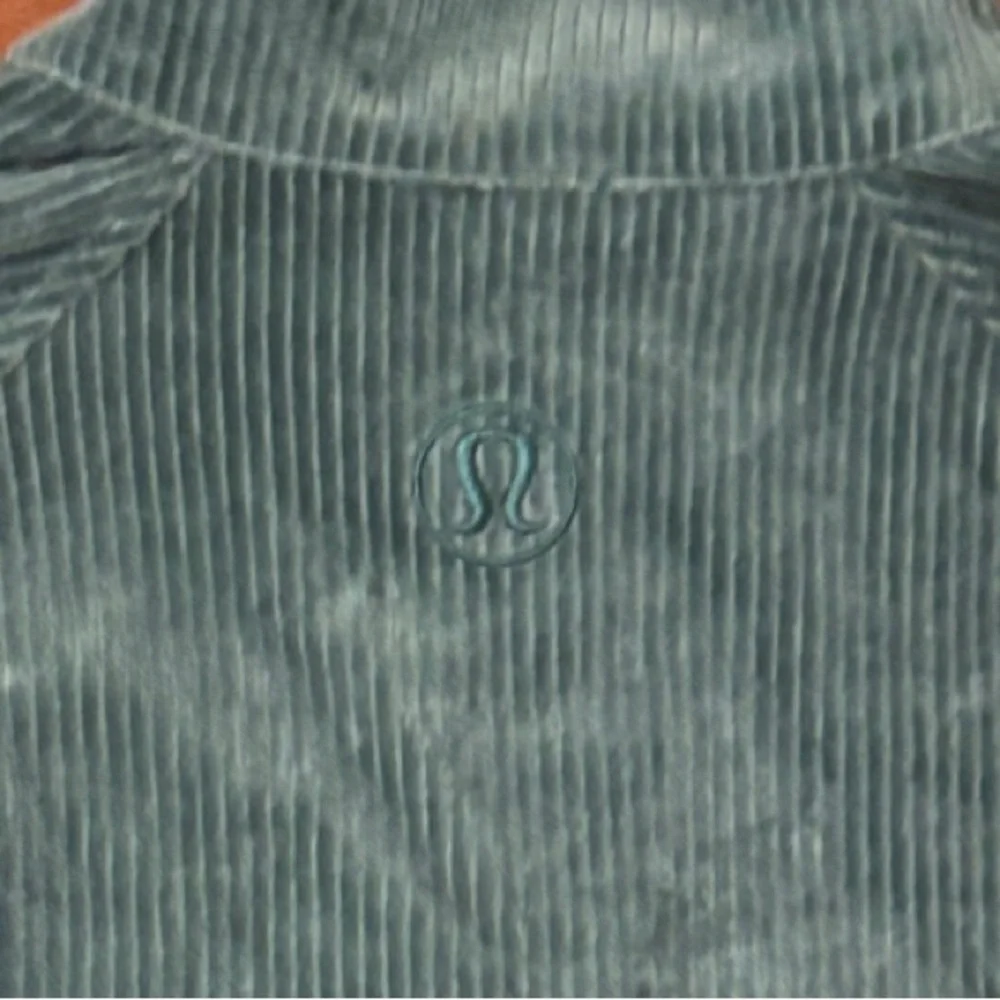 Lululemon Scuba Track Jacket Velvet Cord 8.‎ EUC